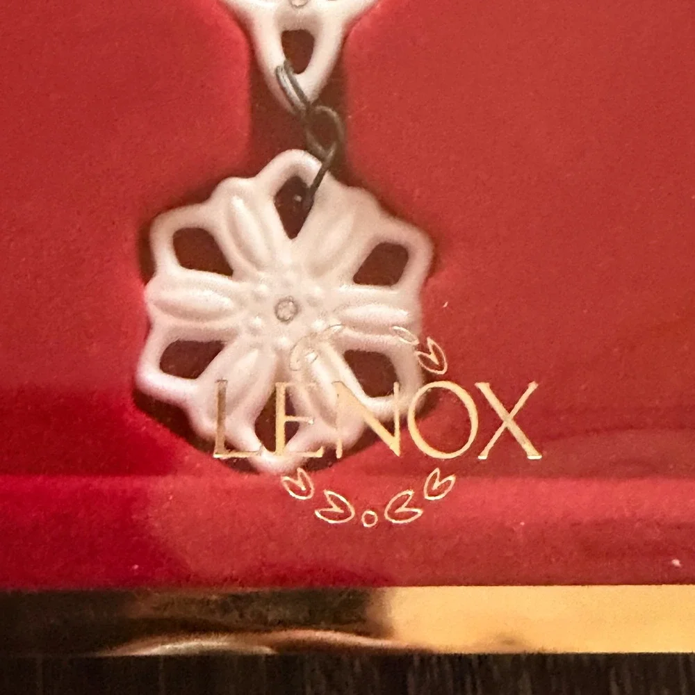 Lenox 2004 Annual Snowflake Ornament China Crystal Pierced Christmas New in Box